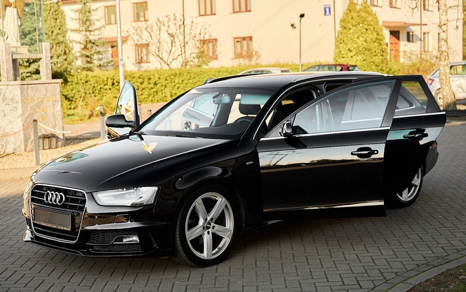 Audi A4 cena 59900 przebieg: 226000, rok produkcji 2015 z Płock małe 781